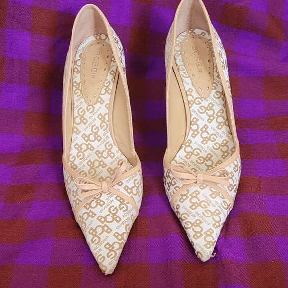 BCBGirls high heel pump - Picture 1 of 3